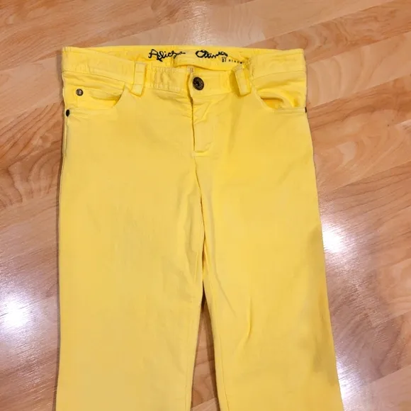 Alice   Olivia Yellow Flare Bell Bottom Jeans Size 2