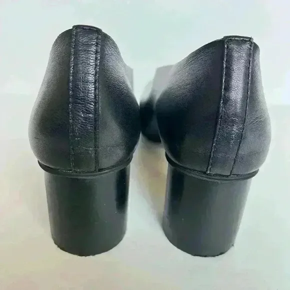 ALL BLACK Leather Pumps