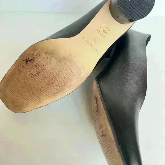 ALL BLACK Leather Pumps