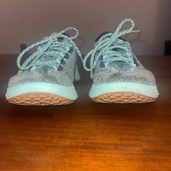 Allbirds Ladies Wool Dasher Mizzles Running Shoes. Gray and Mint green. Size 9.5