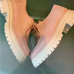 ANDRE ( from Paris) pink suede w chunky cream colored soles! Neutral and so FUN