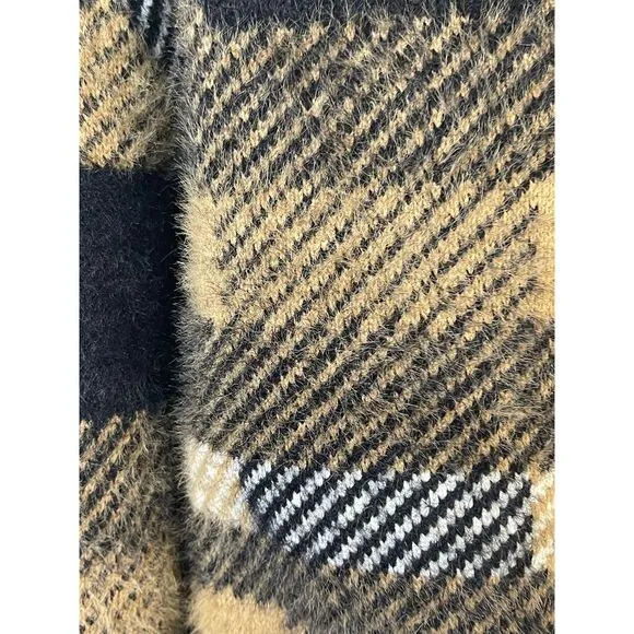 Anthropologie English‎ Factory plaid cardigan, size Medium, chunky buttons, soft