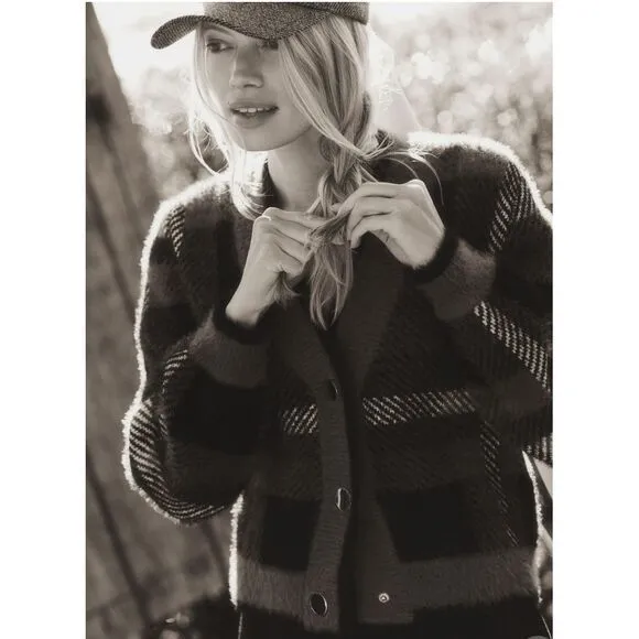 Anthropologie English‎ Factory plaid cardigan, size Medium, chunky buttons, soft
