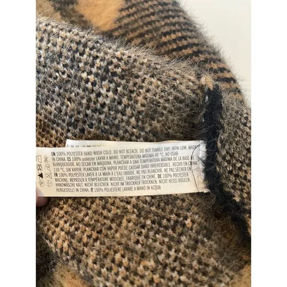 Anthropologie English‎ Factory plaid cardigan, size Medium, chunky buttons, soft