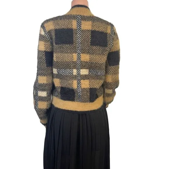 Anthropologie English‎ Factory plaid cardigan, size Medium, chunky buttons, soft