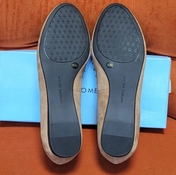 Antonio Melani Tan Studded Women's Flat Shoes Size 8.5m