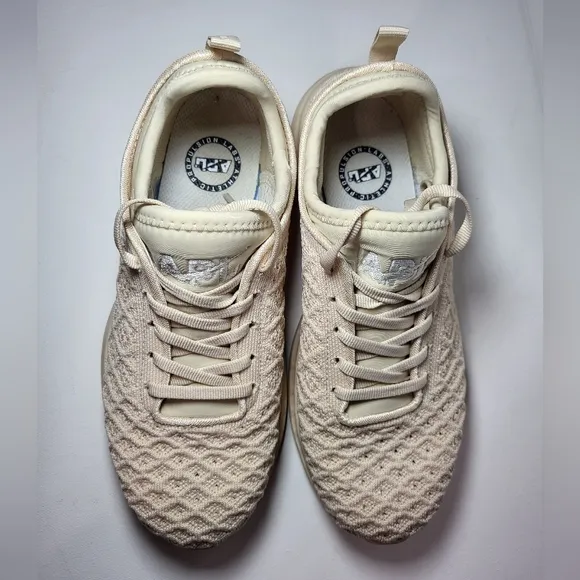 APL Techloom Phantom Running Shoes Women's Size 6 Vanilla