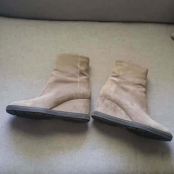 Aquatalia boots women's size 9 suede wedge boots suede neutral zipper vg…