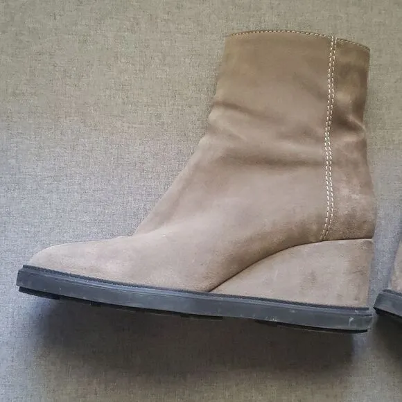 Aquatalia boots women's size 9 suede wedge boots suede neutral zipper vg…