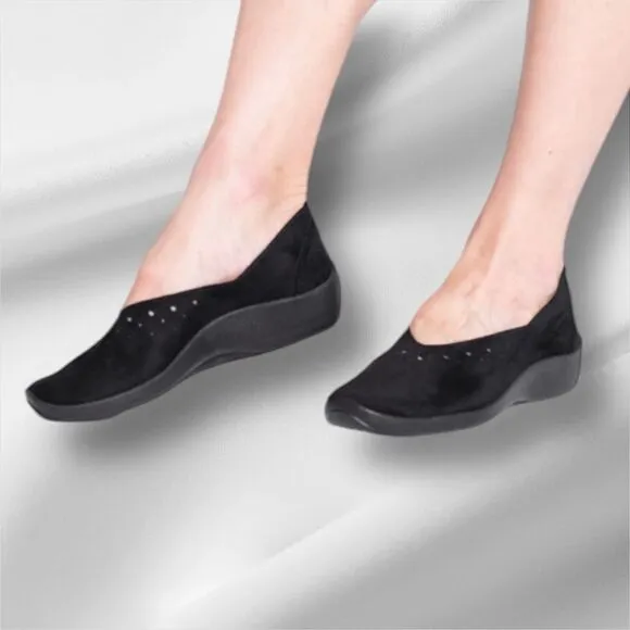ARCOPEDICO Women’s Cezanne H07/4366 in Black in the Size 41/9.5-10 US Size