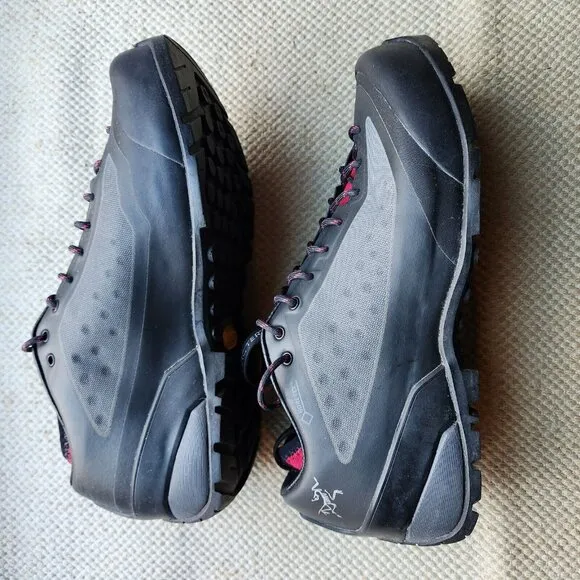 ARC'TERYX Ortholite Vibram Shoes Womens 7 Trekking Coated Red Pink Black 063226