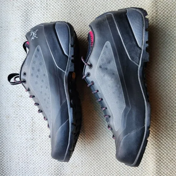 ARC'TERYX Ortholite Vibram Shoes Womens 7 Trekking Coated Red Pink Black 063226