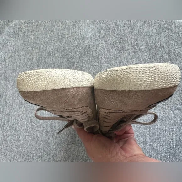 Ash Gull Embroidered Floral Tan Sneakers Women 7.5/8 Size 38 Leather Upper Laces