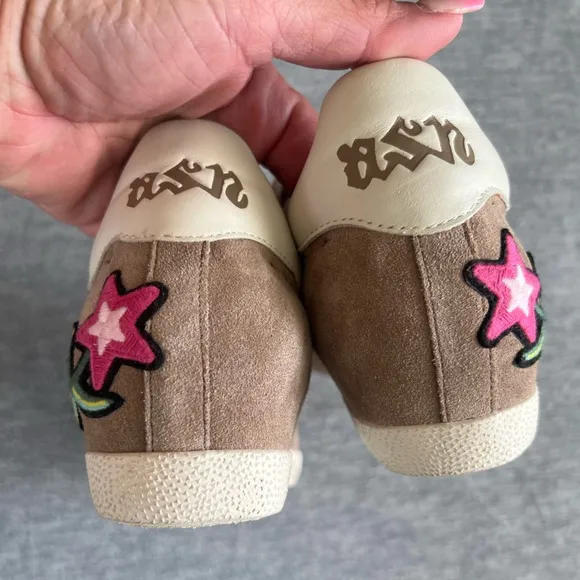 Ash Gull Embroidered Floral Tan Sneakers Women 7.5/8 Size 38 Leather Upper Laces