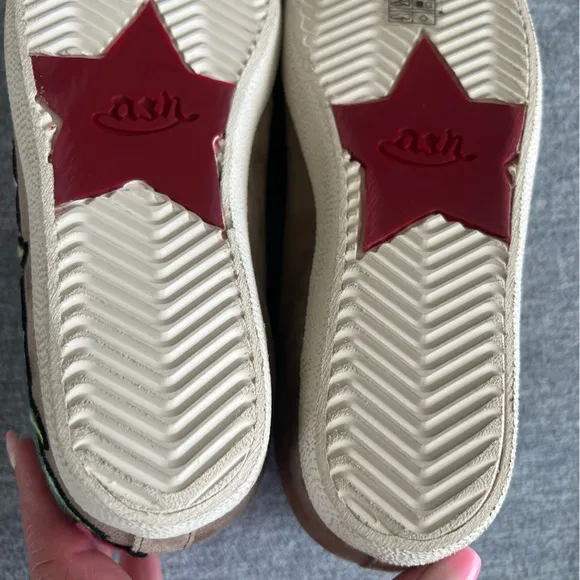 Ash Gull Embroidered Floral Tan Sneakers Women 7.5/8 Size 38 Leather Upper Laces
