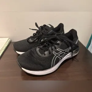 Asics Black and White Athletic Shoes Womens EUC size 8