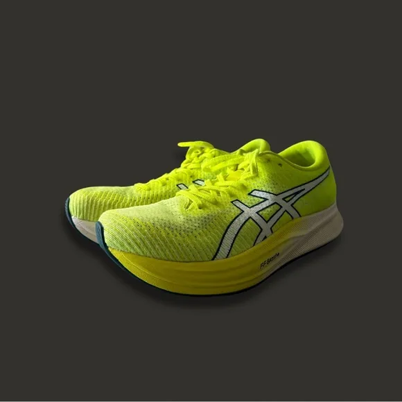 ASICS NOVABLAST FF Blast  Women’s Running Shoes – Neon Yellow (Size 8 1/2)