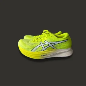ASICS NOVABLAST FF Blast  Women’s Running Shoes – Neon Yellow (Size 8 1/2)