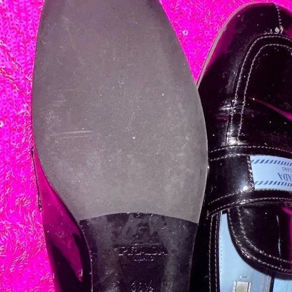Authentic all leather rare  PRADA  shoes 38,5  patent leather