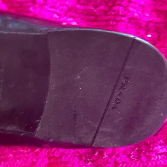 Authentic all leather rare  PRADA  shoes 38,5  patent leather