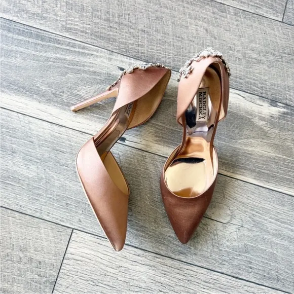 Badgley Mischka Jewel Embellished Heels Shoes Satin Tan Neutral Wedding Size 11