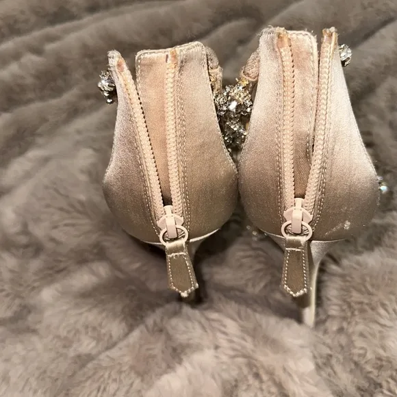 Badgley Mischka Thelma Embellished Evening Shoe size 8.5
