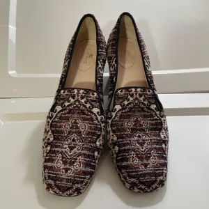 Beautiful Etro Burgundy Jacquard Fabric Square Toe Pump 40 8.5 Block Heel Shoes