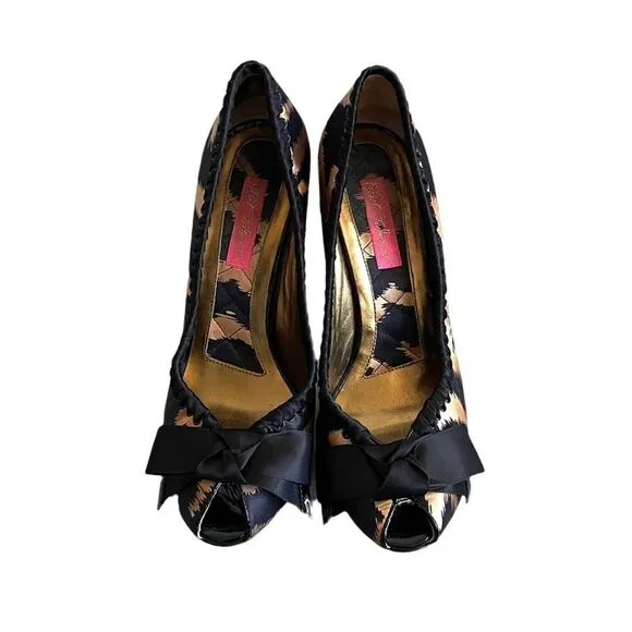 BETSY JOHNSON Leopard Print Satin Peep Toe High Heel Shoes Bow Detail 8.5