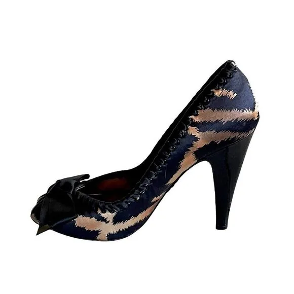 BETSY JOHNSON Leopard Print Satin Peep Toe High Heel Shoes Bow Detail 8.5