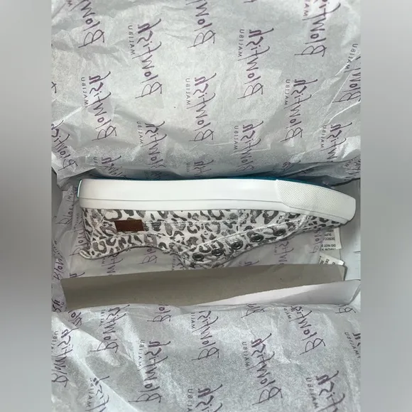 Blowfish Gray Leopard Paper Cat Canvas No Lace Grommet Tennis Shoes Size 8.5 NEW