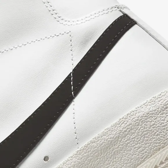 BNIB! Nike Blazer Mid '77 Vintage White/Black Men’s 10.5 Suede Shoes BQ6806-100