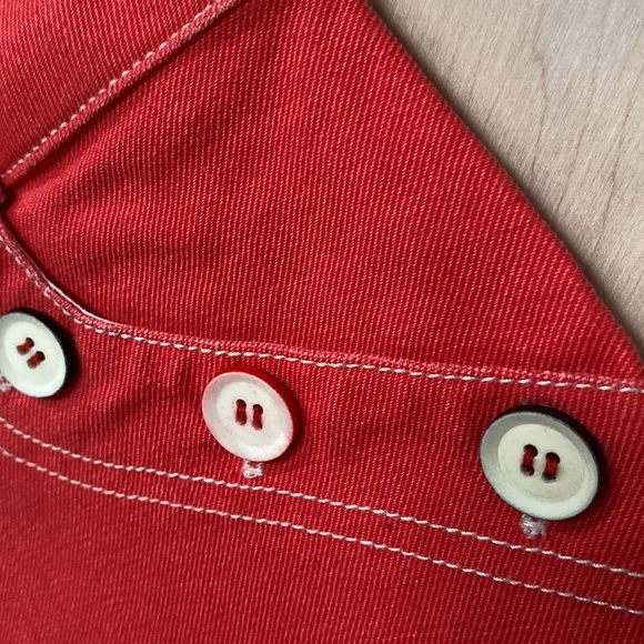 Bonpoint buttons front red denim high waist shorts
