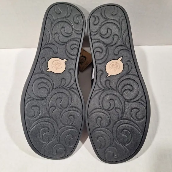 BORN Iwa Black Sandal Comfortable and Lightweight Shoes for Women Size 7 M New