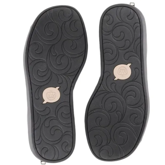 BORN Iwa Black Sandal Comfortable and Lightweight Shoes for Women Size 7 M New