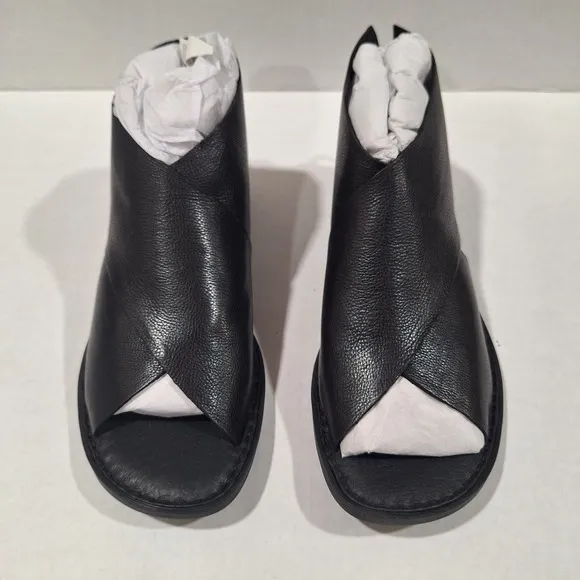 BORN Iwa Black Sandal Comfortable and Lightweight Shoes for Women Size 7 M New