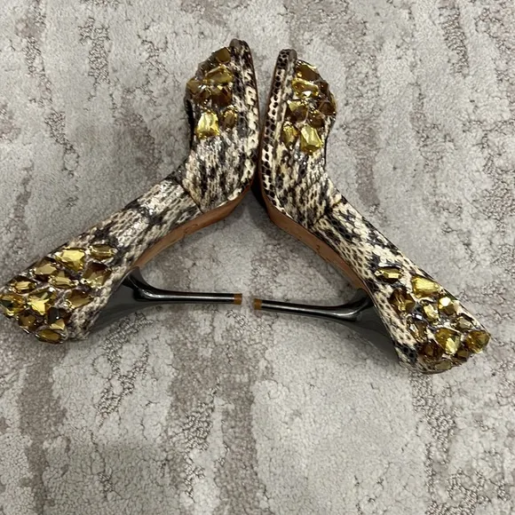 BOURNE ANYA Natural Snake Jeweled Leather Peep Toe Pump Size 36