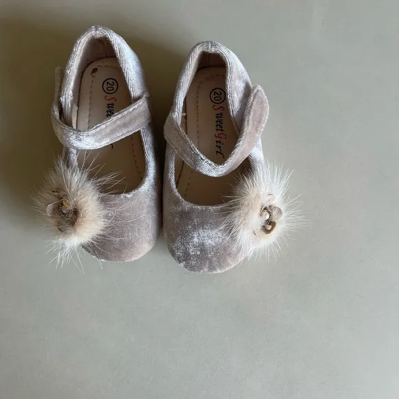 Brand new! 7 pairs of baby shoes