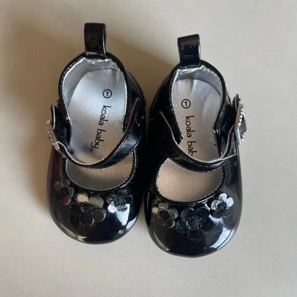 Brand new! 7 pairs of baby shoes