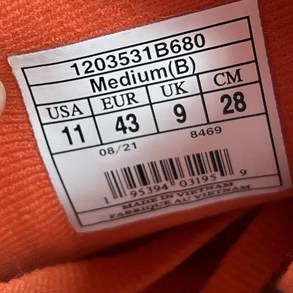 Brooks Adrenaline GTS 22 Womens Size 11 Medium (B) Orange Running Shoes