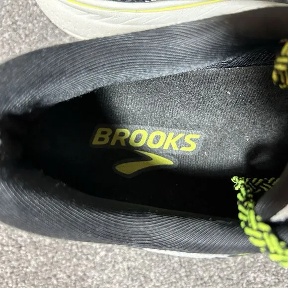Brooks Ghost 15 White Black Camo Running Shoes 1203801B029 Womens Sz 8.5