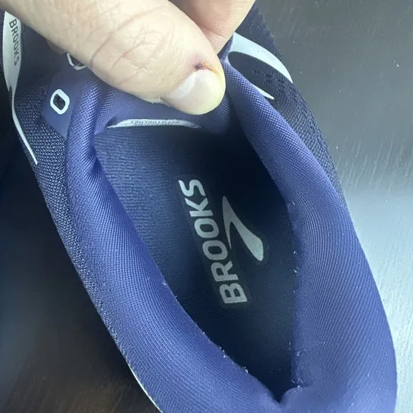 Brooks Ghost 15 Womens 9.5 Shoes Road Running Neutral Responsive Navy Blue White