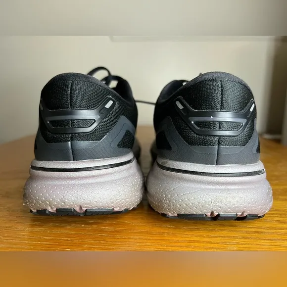 Brooks Ghost 15 Women’s Running Shoes Black Size 7 Medium B Neutral Cushion