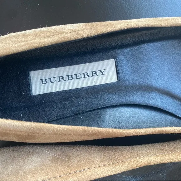 Burberry Leygreen Trench Buckle Ballerina Flats Size 37.5 in Caramel Suede