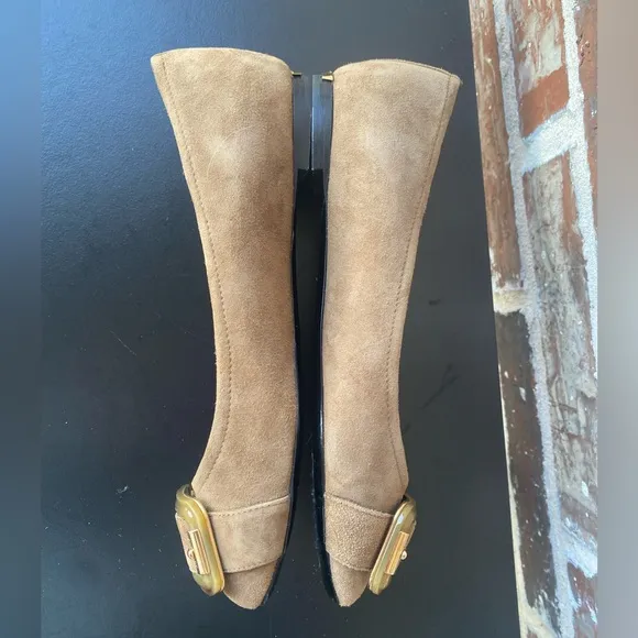 Burberry Leygreen Trench Buckle Ballerina Flats Size 37.5 in Caramel Suede