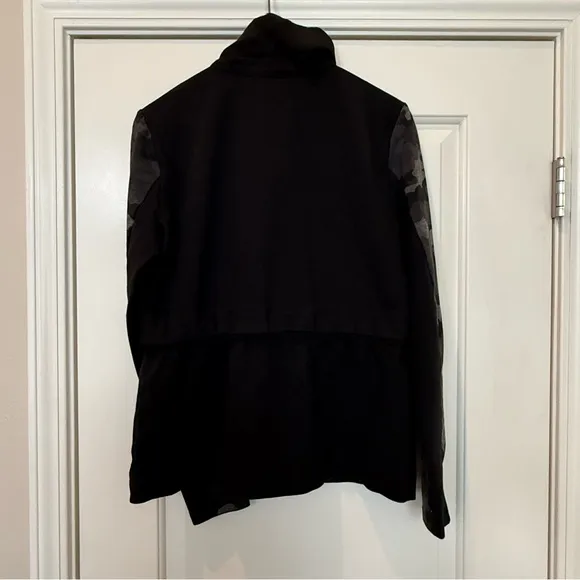 CAbi Atc Black Gray Camouflage Jacket Size Medium Knit Camo