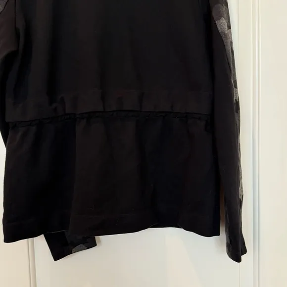 CAbi Atc Black Gray Camouflage Jacket Size Medium Knit Camo