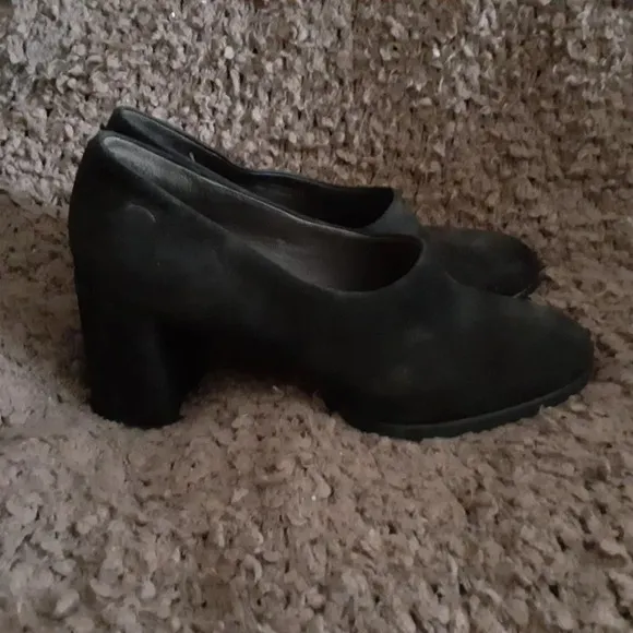 CAMPER-KARA-Black Nubuck Suede Pumps-Shooties-Sz 40-Sz 9.5-NWOB