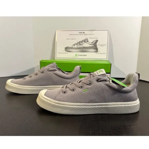 Cariuma IBI Low Knit Sneakers Light Gray Size 10.5 Women/9 Men