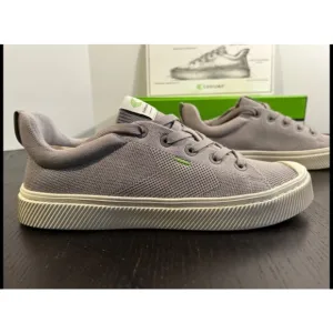 Cariuma IBI Low Knit Sneakers Light Gray Size 10.5 Women/9 Men