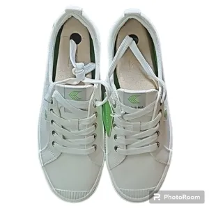 Cariuma sneakers The OCA all white canvas shoe laced shoes sz 8 WM or 6.5 Men's